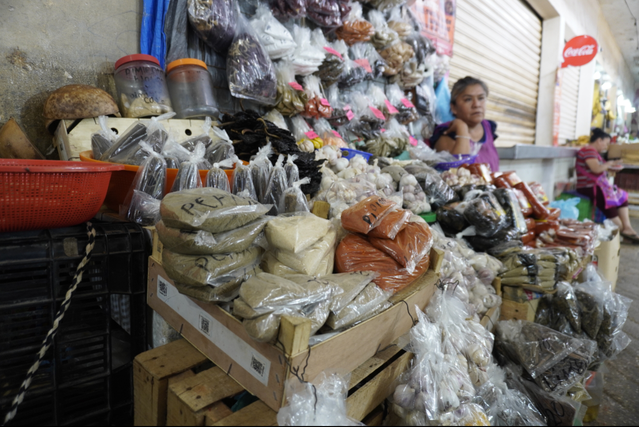  Bajas ventas preocupan a locatarios    del mercado de Campeche