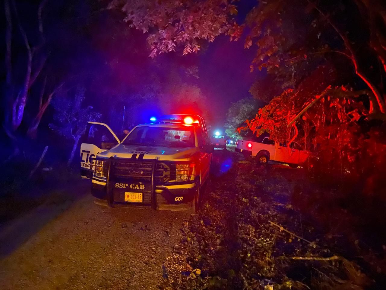 Hallan cuerpo con impactos de bala en carretera Ciudad del Sol-Joya, en Champotón