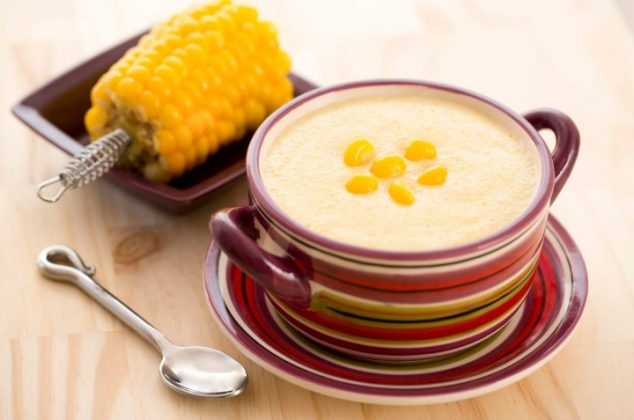 El atole de maíz es una bebida espesa y nutritiva, ideal para cualquier momento del día