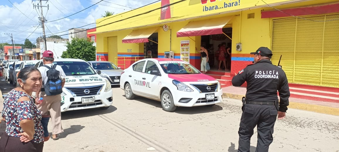 Elementos de la Policía realizan un operativo sorpresa de vialidad, en la calle 47 entre 48 y 50