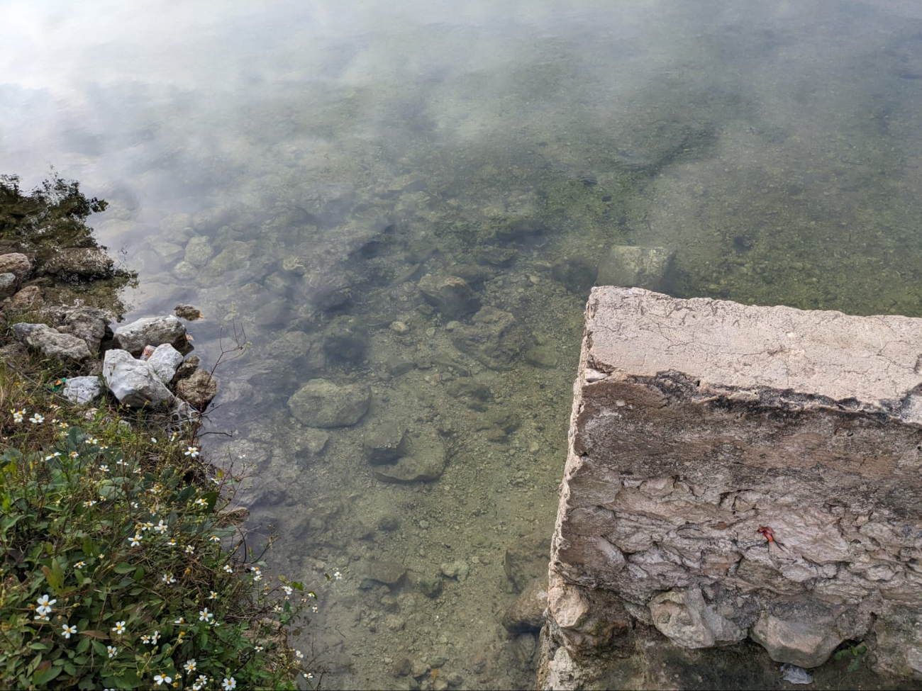 La autoridad municipal pidió a la gente que llega  en ese lugar a pescar o a  bañarse, que antes que se retire levante la basura que genera ahí.