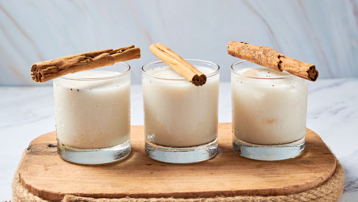 La horchata de arroz y coco es una bebida tropical favorita, especialmente en verano