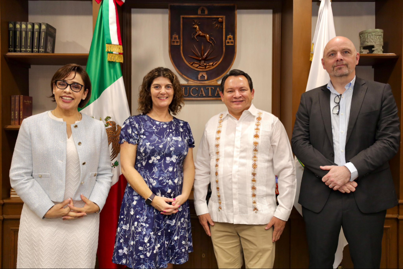 El gobernador de Yucatán, Joaquín Díaz Mena, se reunió con representantes de la Embajada Británica para discutir colaboraciones en energías limpias, inversión y educación