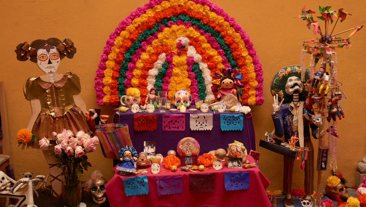 El altar de muertos es una expresión de amor y respeto