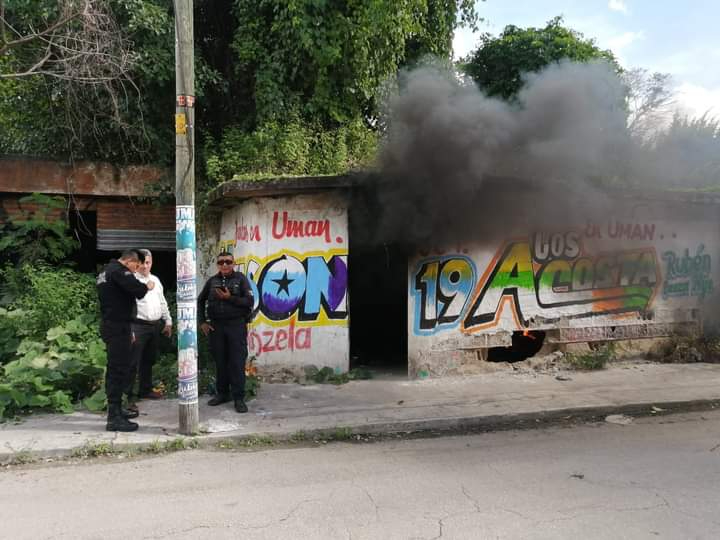 Incendio de casa abandonada genera movilización en Yucatán