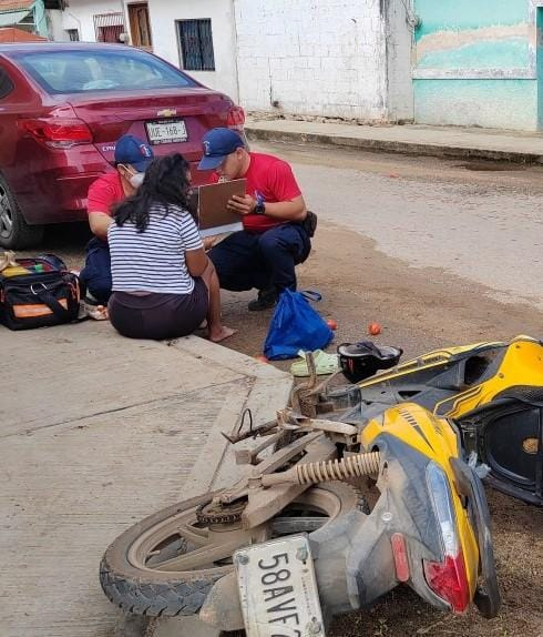 La motociclista circulaba con preferencia