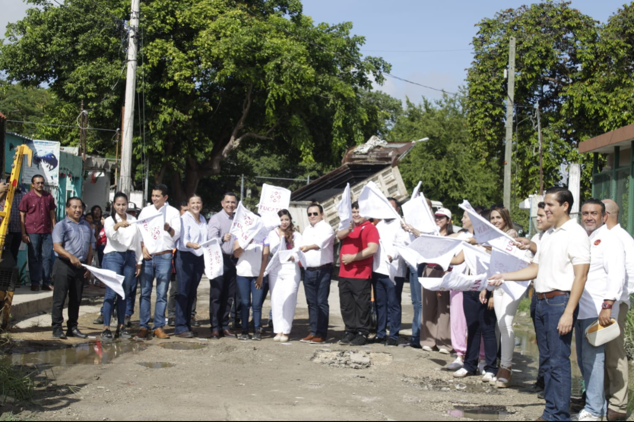 El gobernador Joaquín Díaz Mena inició obras de repavimentación en la colonia Delio Moreno