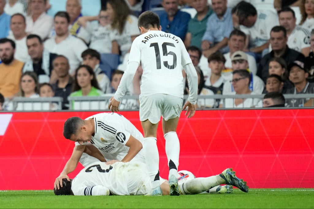 Dani Carvajal  tras la lesión en pleno juego