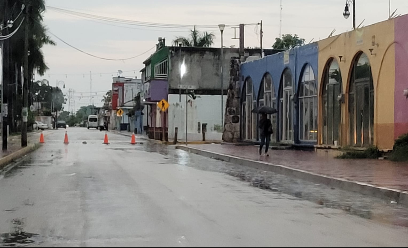 Debido a las lluvias, varias calles comenzaron a registrar encharcamientos