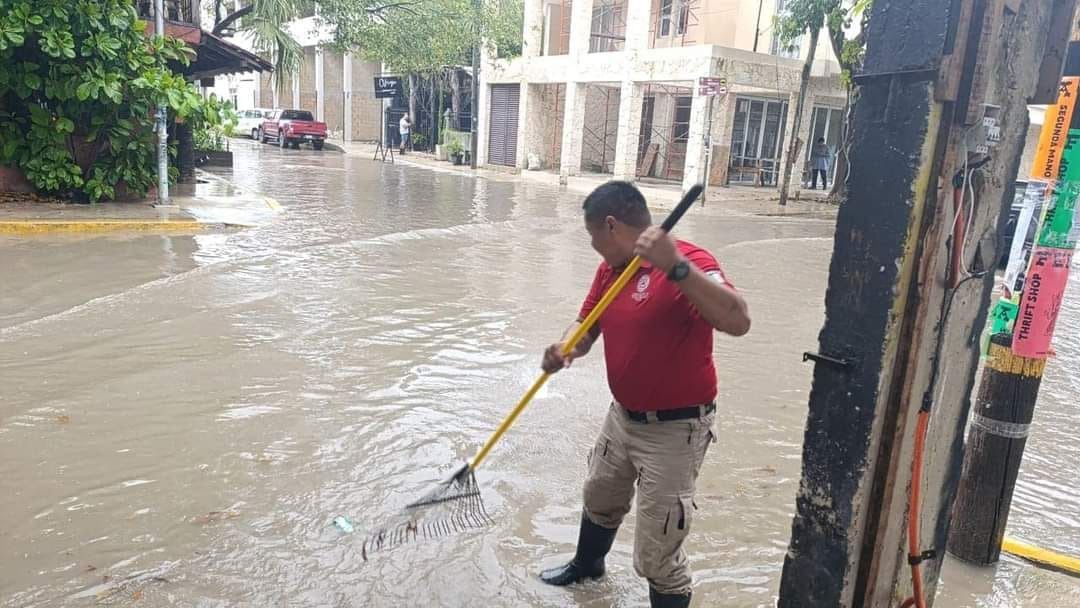 Protección Civil y Bomberos de Tulum inician labores ante la llegada del huracán “Milton”