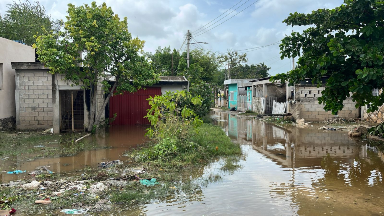 El agua ha ingresado a las viviendas de Celestún