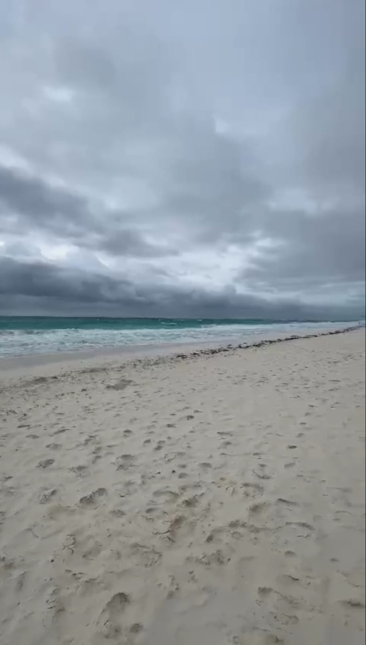 Playas de la ZH amanecen con oleaje y cielo nublado con posibles lluvias