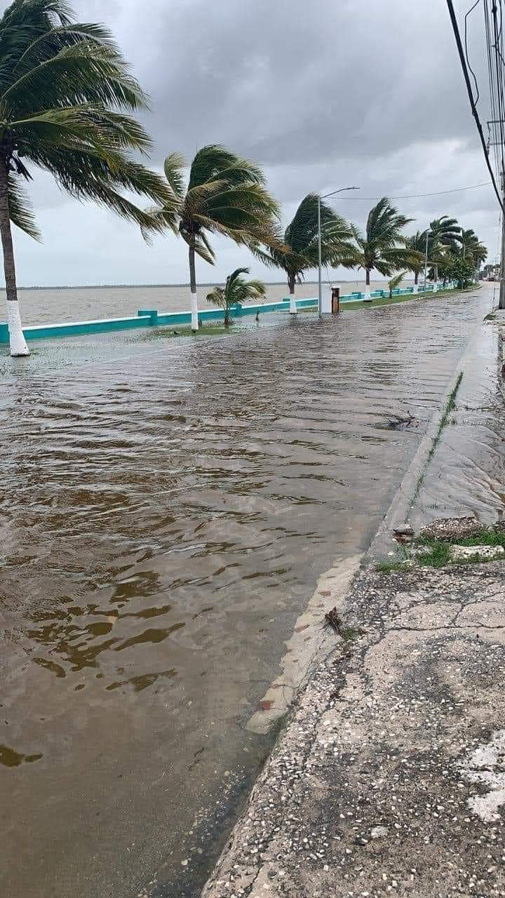 Protección civil recorre zonas afectadas