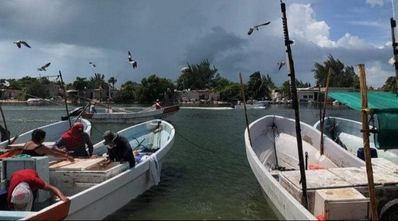 Cinco pescadores de Sabancuy están desaparecidos tras el paso de un huracán por el Golfo de México