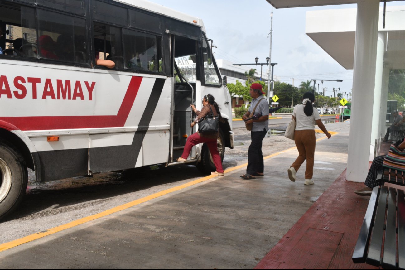 Continúan reproches al transporte