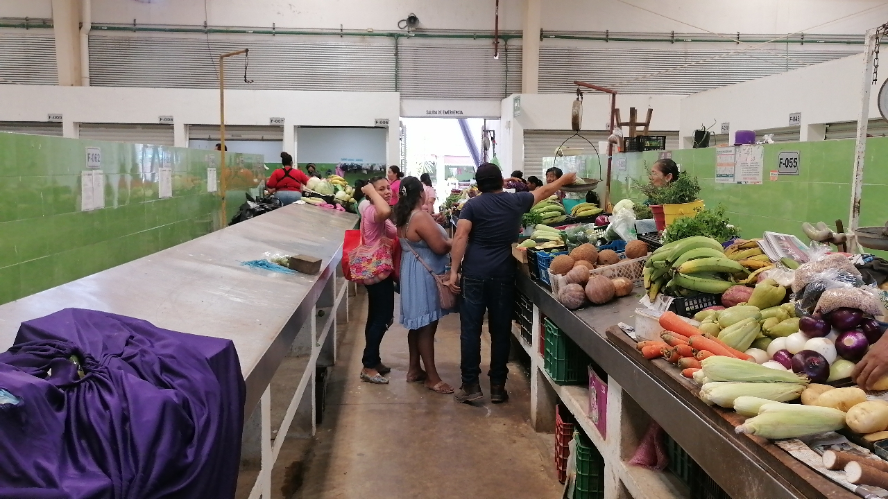 El comercio del centro de abasto se enfrenta a una competencia desleal