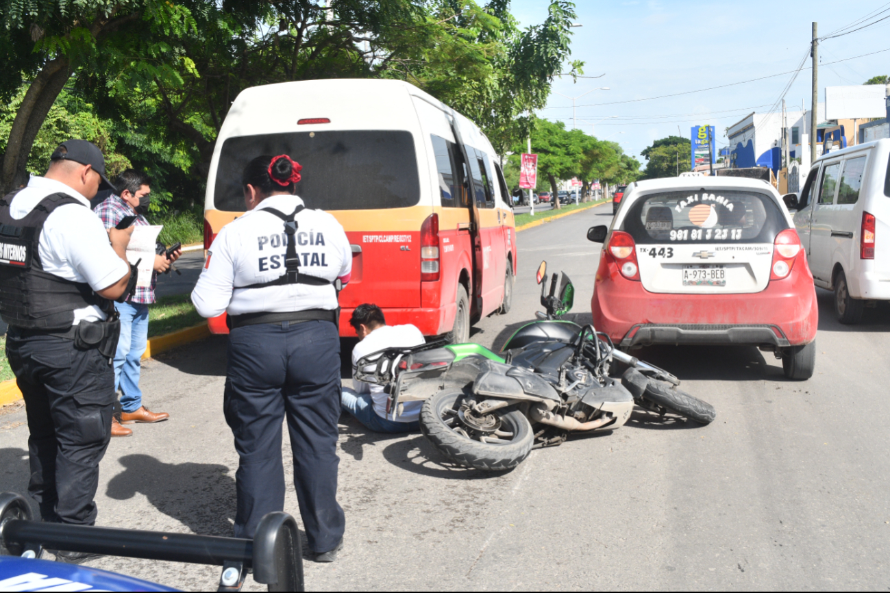 Un vehículo cerró el paso a los taxis