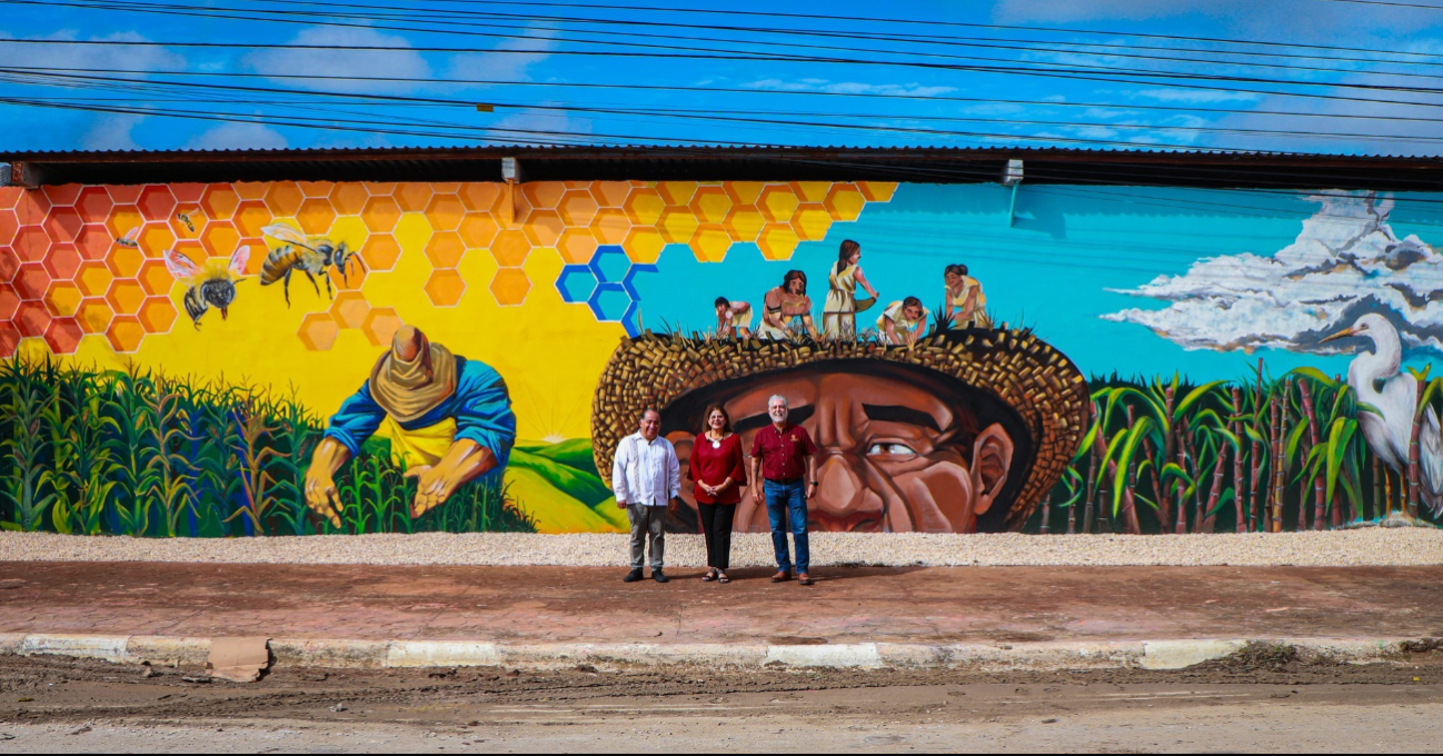 Campeche inaugura su primer mural de realidad aumentada, "Cosecha dorada, las raíces de nuestro campo", en la Central Maquinaria de la SDA