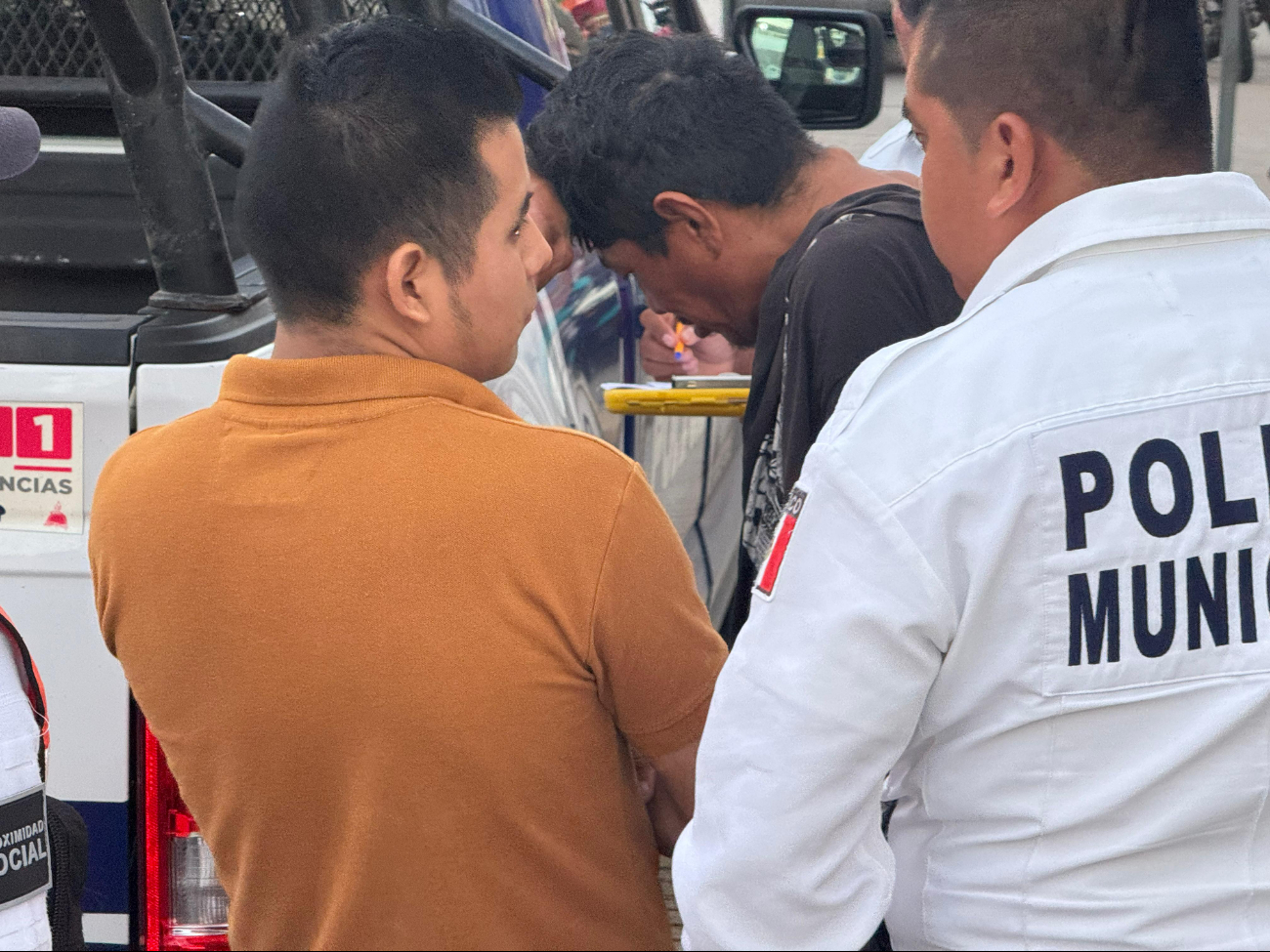 El hombre fue detenido fue dejado en libertad tras platicar con el encargado de la tienda.