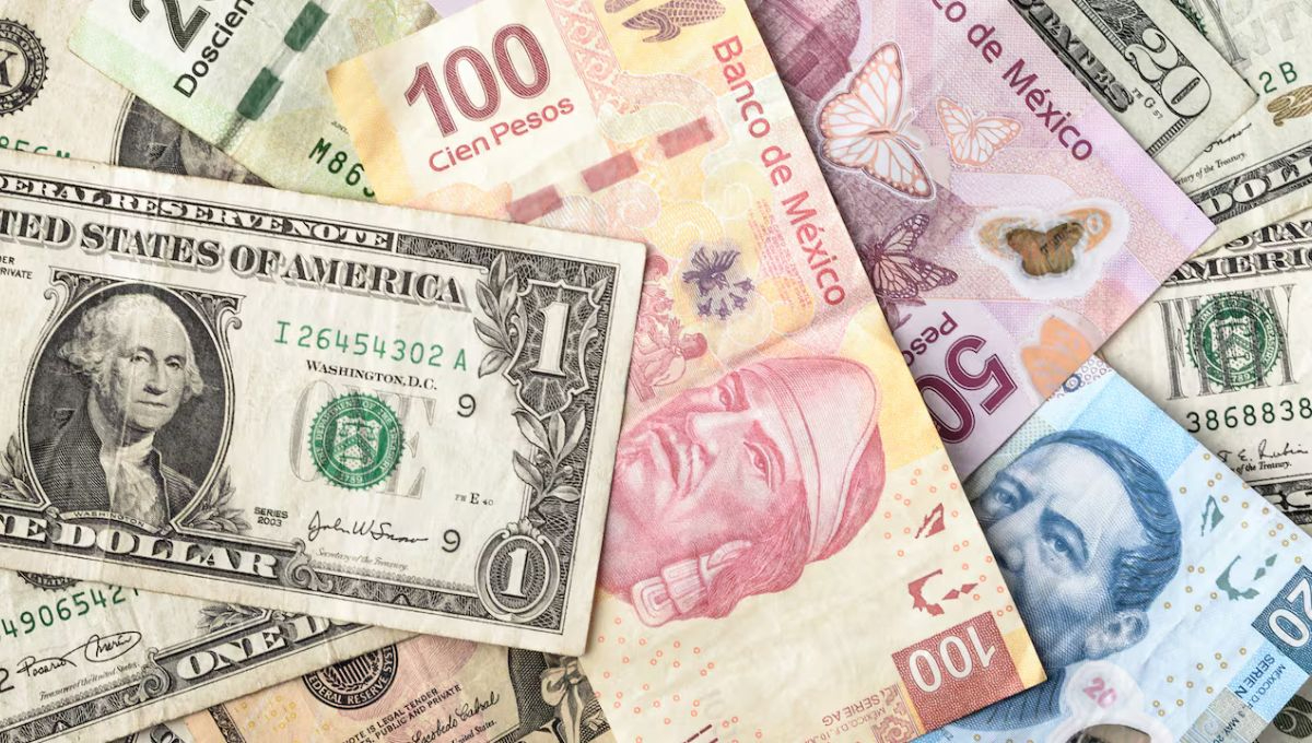 La moneda mexicana finalizó octubre con una caída de 0.52% frente al dólar