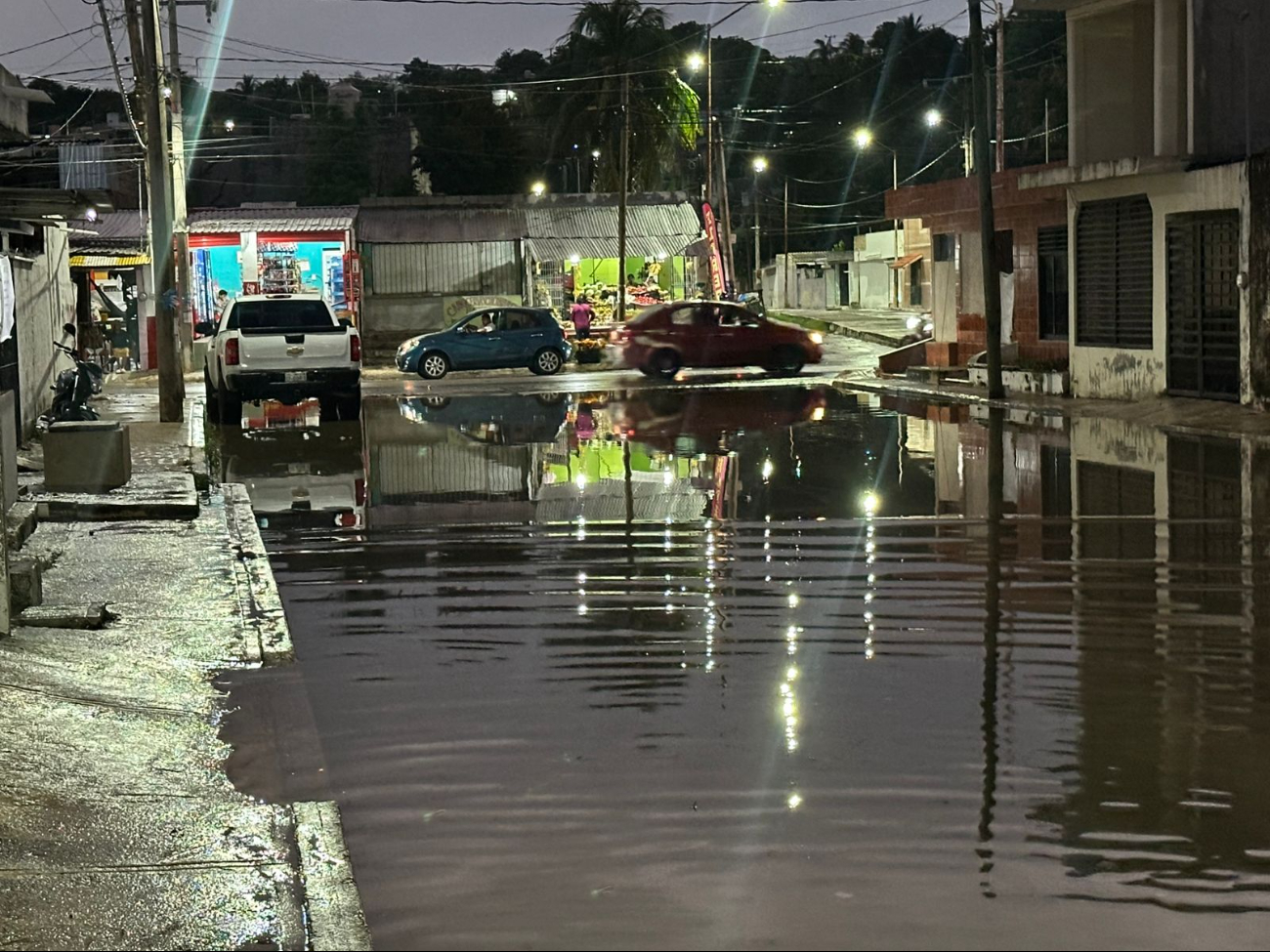 La tarde-noche de este viernes, las lluvias provocaron encharcamientos e inundaciones en Campeche