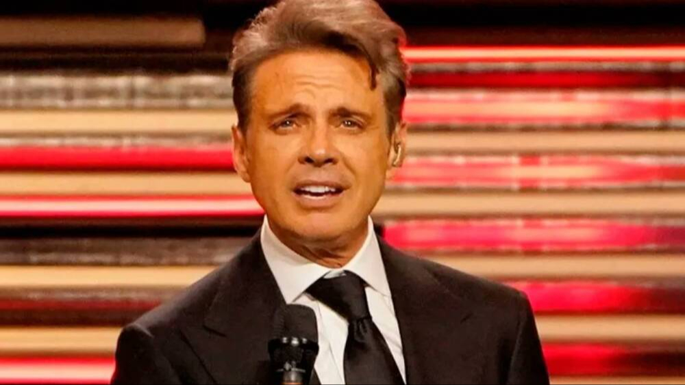 ¡Se van a Cancún! Luis Miguel invita al concierto  a joven y a su madre que le arruinó su cumpleaños en Mérida