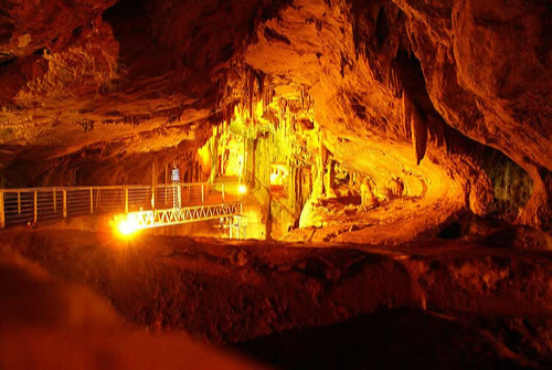 Las grutas están envueltas en una fascinante leyenda maya.