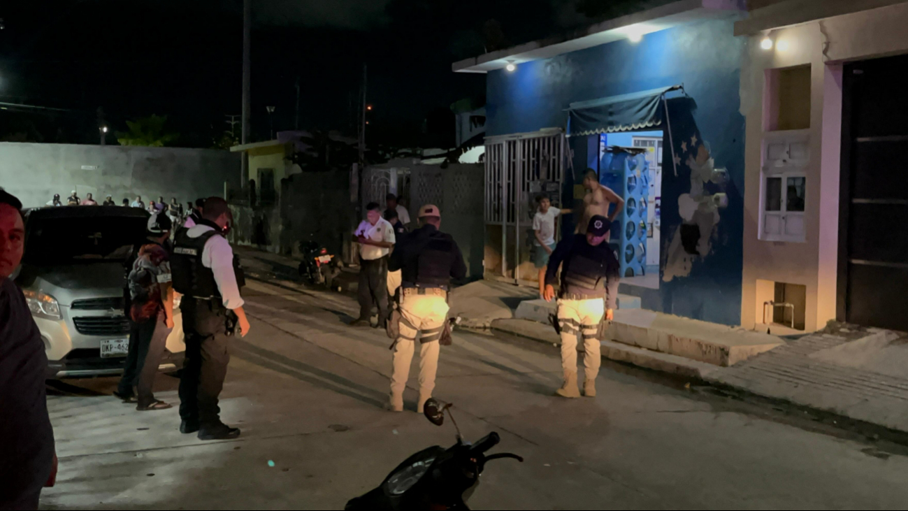 Balean una tienda de abarrotes en la colonia Limonar en Campeche