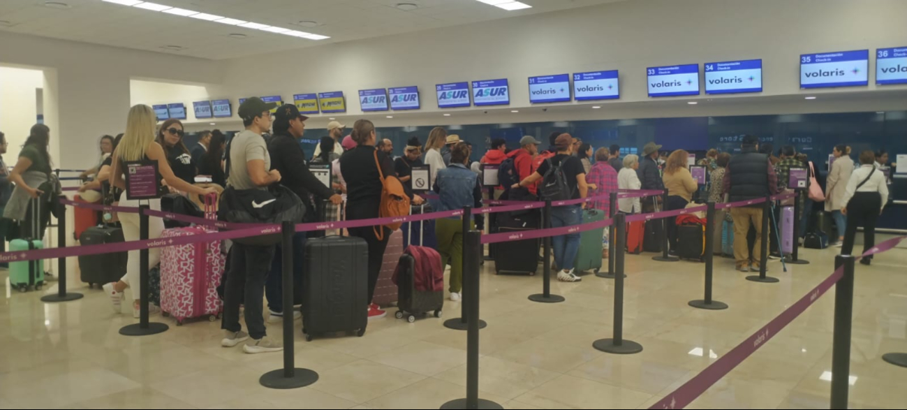 Hay buena afluencia de pasajeros en el aeropuerto de Mérida este martes