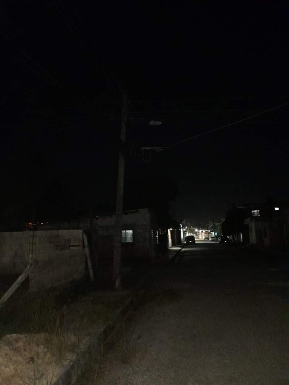 Vecinos de la colonia Fátima,  en Escárcega, denuncian falta de luminarias desde hace siete meses  