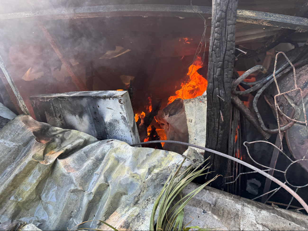 Se incendian tres cuartos en la Manigua, Ciudad del Carmen 