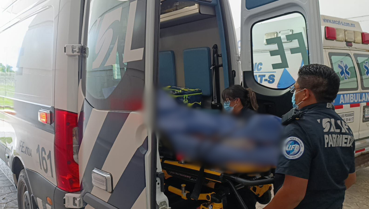 El hombre fue trasladado al Hospital General de Cancún para recibir tratamiento