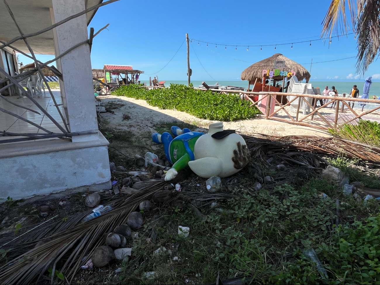 La Pig Beach presenta graves daños tras el paso del Huracán Milton