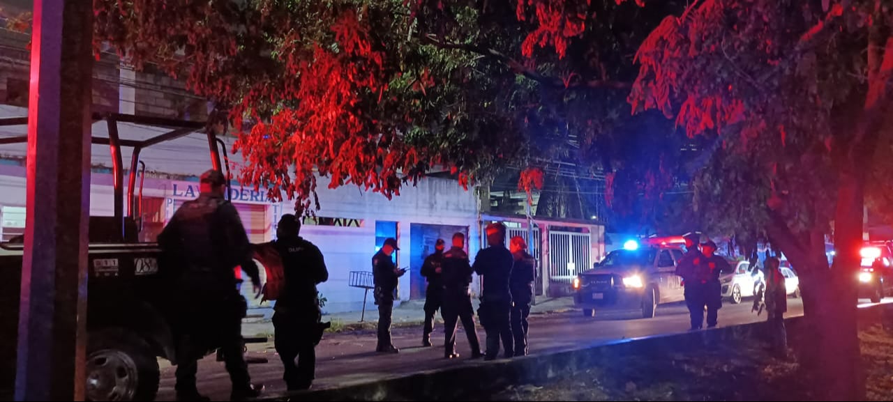 Ante la presencia de la policía, vecinos se apaciguaron.