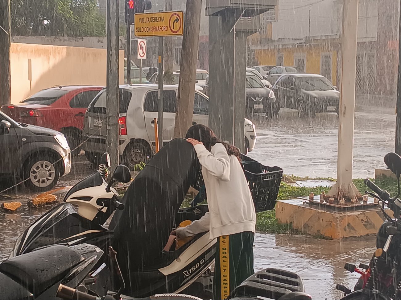 Se esperan lluvias muy fuertes en Campeche y Quintana Roo, y fuertes a muy fuertes en Yucatán, Tabasco, Chiapas y Veracruz