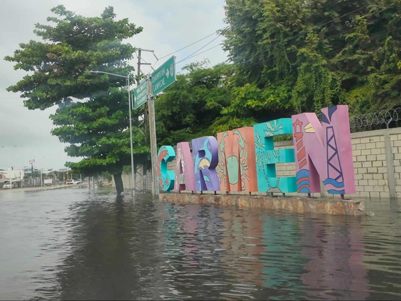 Tormenta Tropical Sara deja severas inundaciones en Ciudad del Carmen