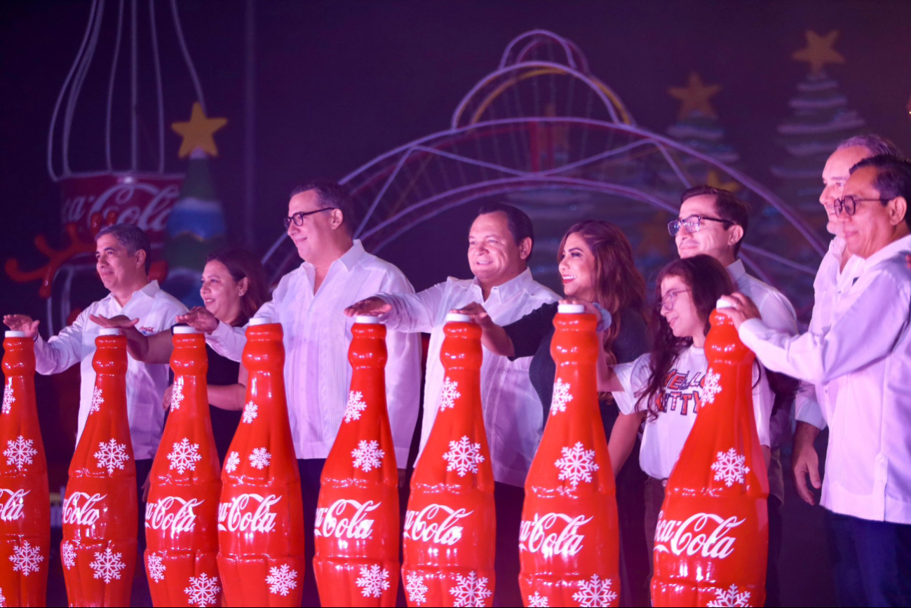 Gobernador Joaquín Díaz Mena enciende árbol de Navidad / Joaquín Díaz Mena