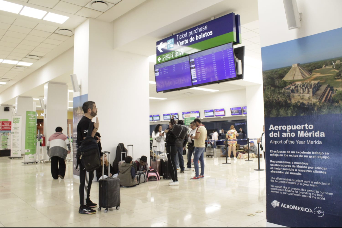 Hasta las 08:20 horas, solo siete de los 18 vuelos previstos para antes de las 14:00 horas habían aterrizado en el aeropuerto de Mérida