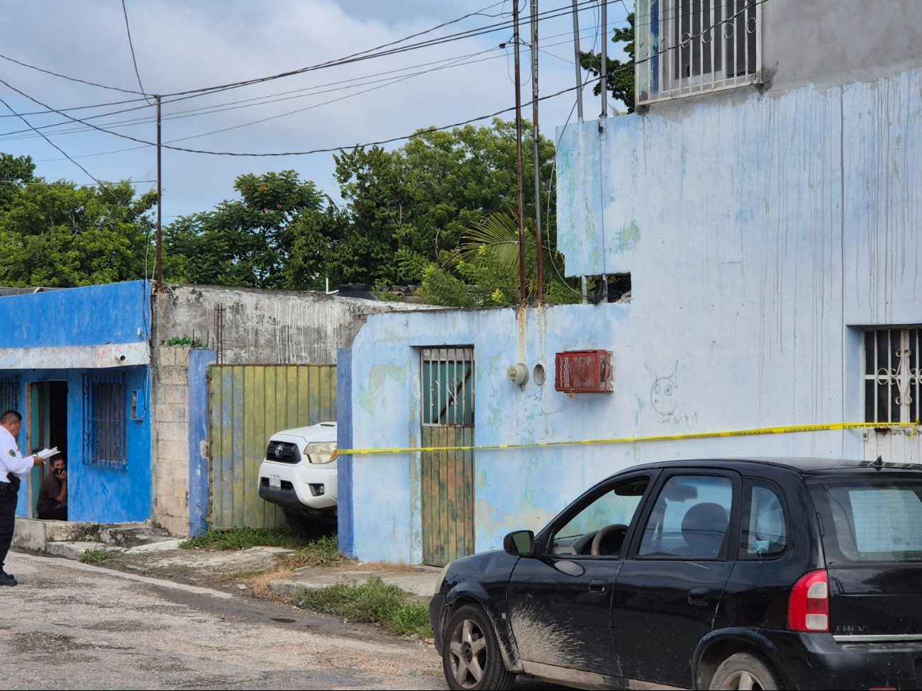 Un hombre de aproximadamente 40 años, identificado como A.M.A., fue encontrado sin vida en una cuartería en la colonia Pozo Monte, Champotón