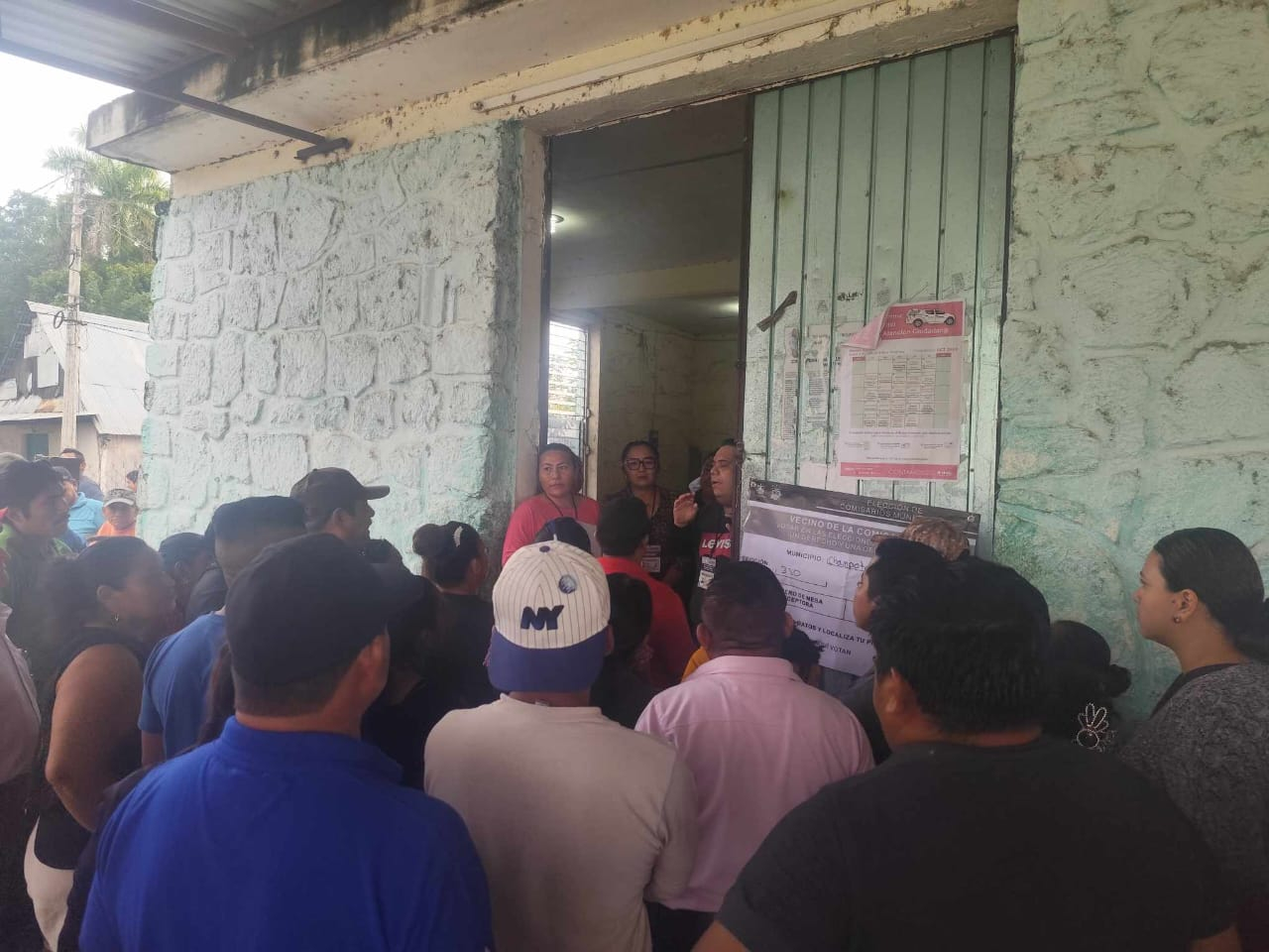 Conato de discusión en elección de Comisario Municipal en Xbacab, Campeche