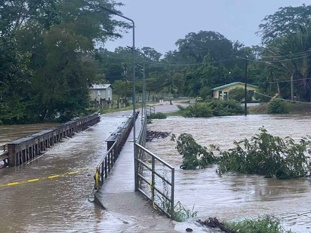 Continúan lluvias en Chetumal por tormenta tropical “Sara”