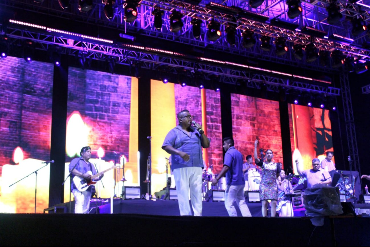 Los Ángeles Azules dieron una noche espectacular a los asistentes de la Feria Yucatán.