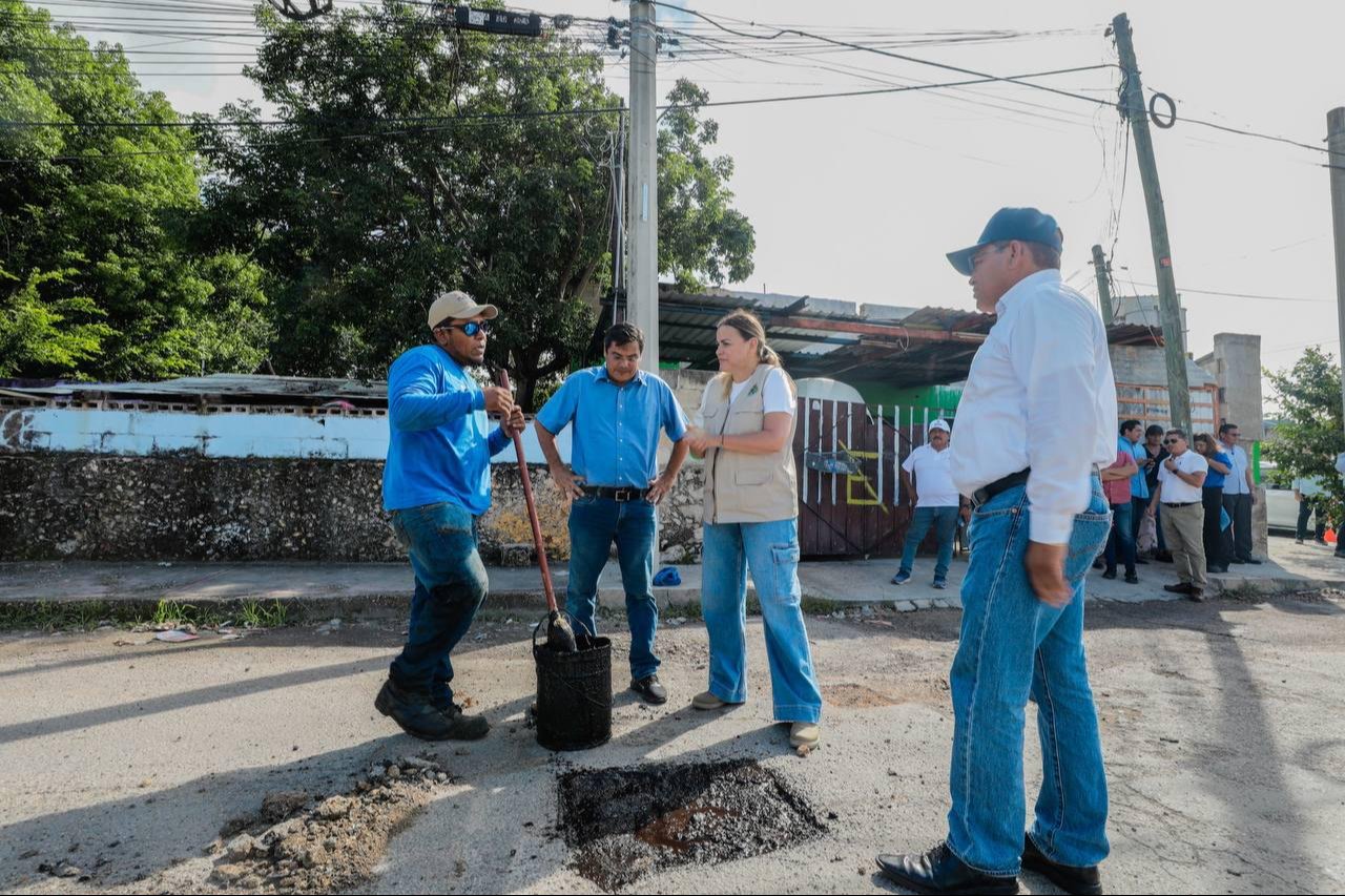 Cuadrillas de bacheo trabajan de manera incansable en este tema que es prioridad para el Ayuntamiento