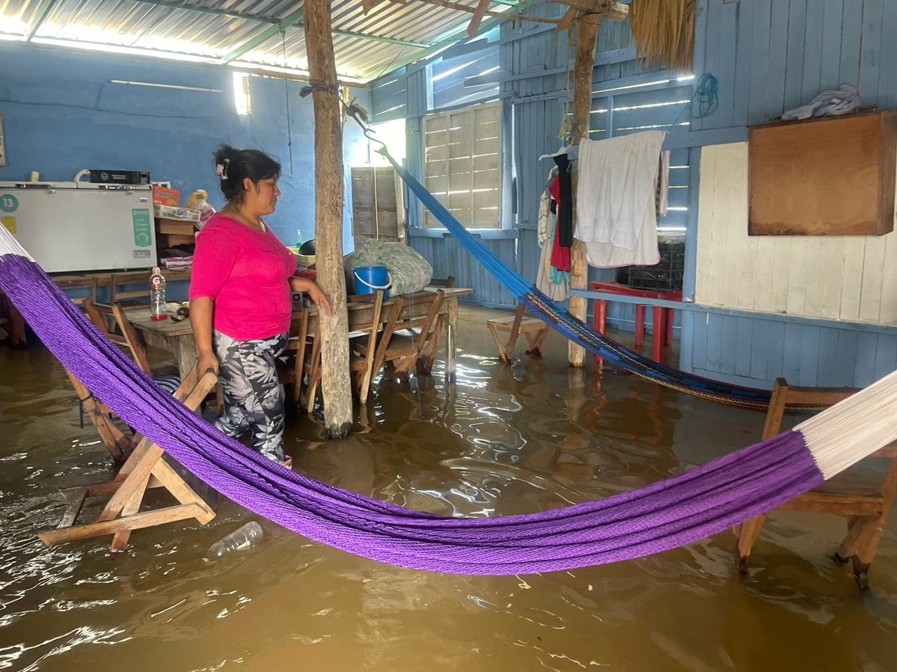 La familia tendrá que esperar que el nivel del agua baje siempre y cuando no regresen las lluvias