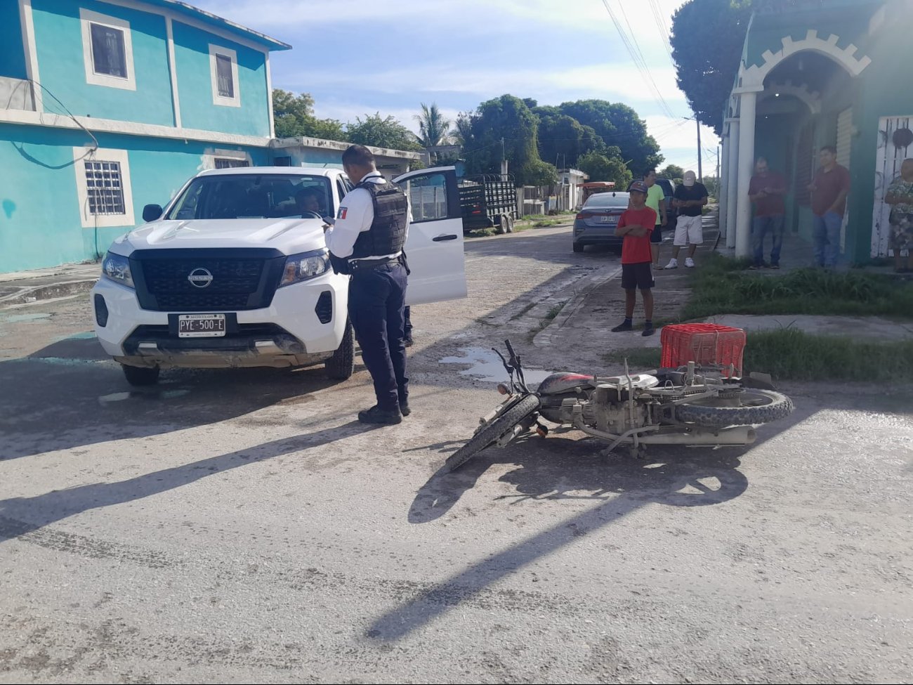 Motociclista y menor lesionados en Ciudad del Carmen al derrapar en la Fertimex