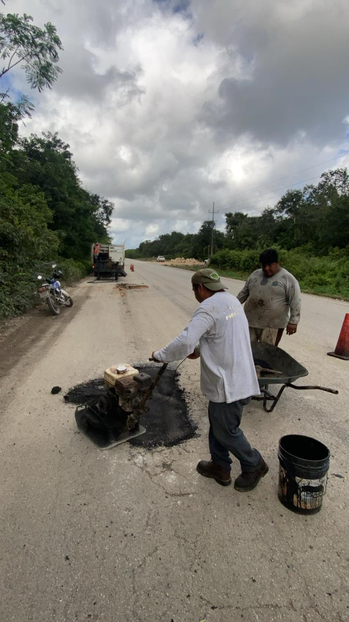 El enorme bache ha causado gastos elevados a los conductores por sus daños