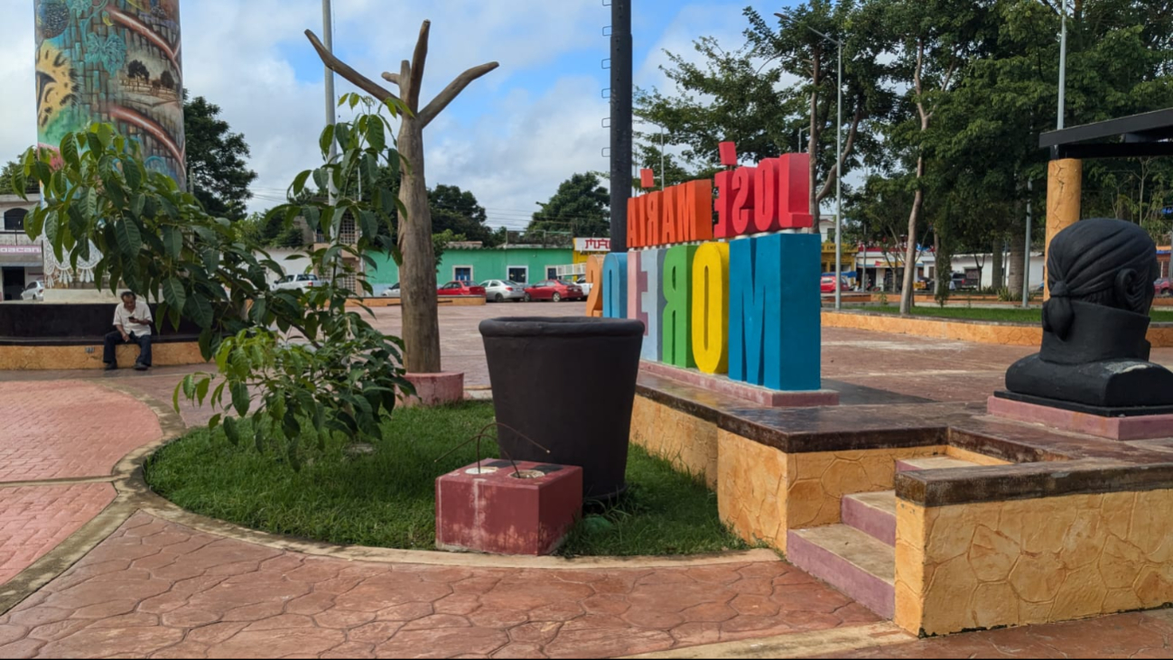 Estatuas de chicleros siguen sin regresar al parque central en José María Morelos  