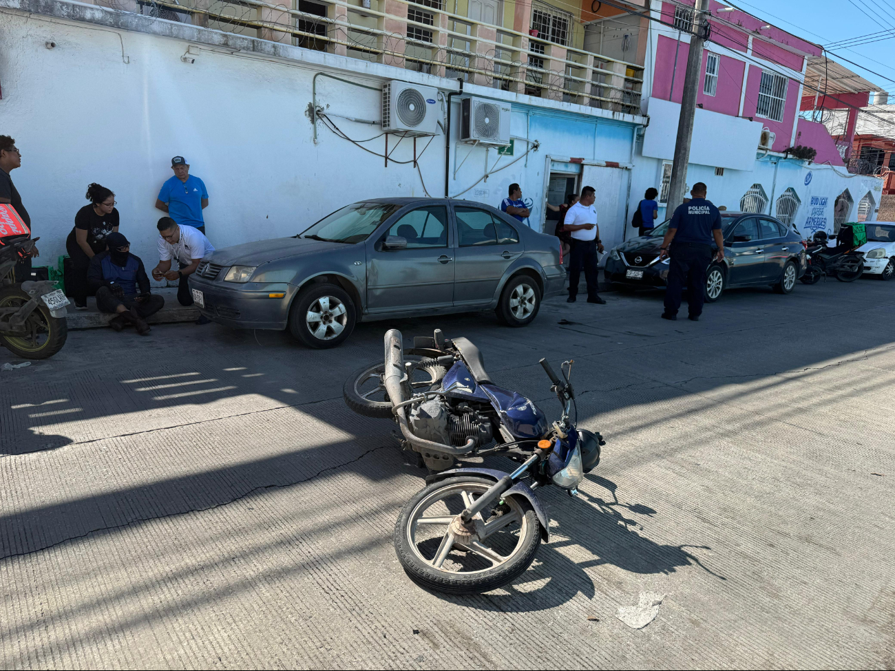 Mandadito accidentado frente a la casa de justicia.