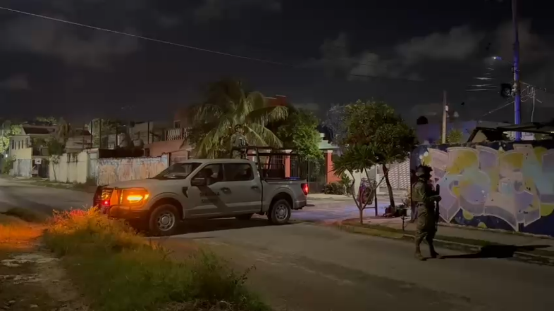 Tres detenidos resultaron de los cateos de las autoridades en Cancún.