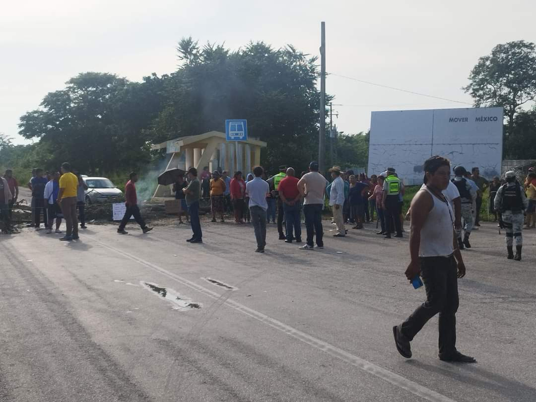 Analizan elecciones en comunidades de Ciudad del Carmen tras bloqueos carreteros  